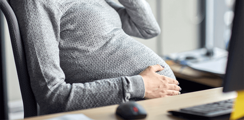 Travail : comment préparer son départ en congé maternité ?